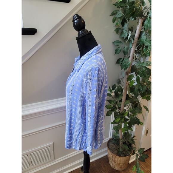 Ultra Pink Button Front Blouse Women's Medium Blue White Floral Embroidered - Picture 3 of 11